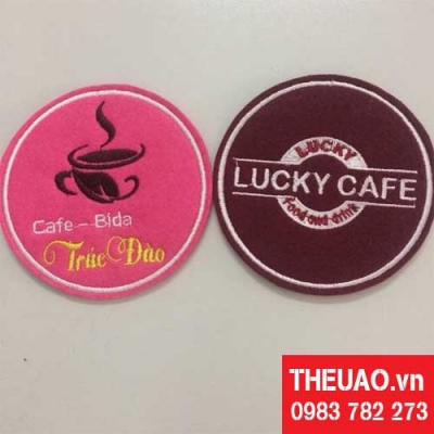 Thêu logo lót ly 1
